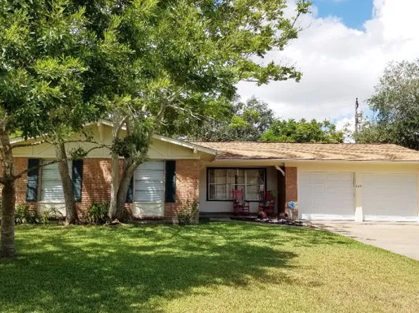 535 Travis St, Port Lavaca, TX 77979