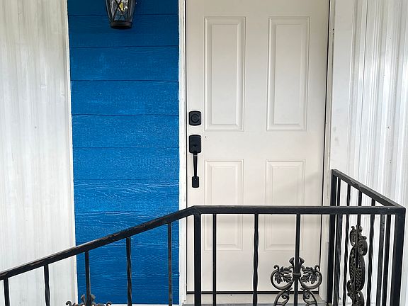 2nd image of 800 San Pablo Dr