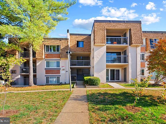 2nd image of 7952 Seven Woods Dr APT D