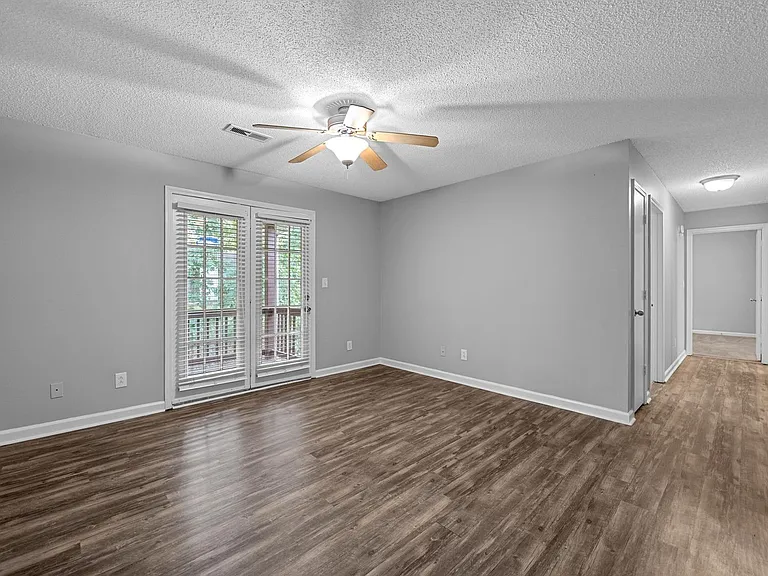 Parkway Pl - 1237 — Photo 6