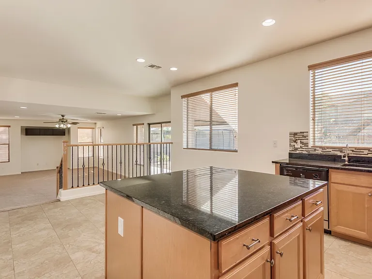 5733 W Plum Rd — Photo 28