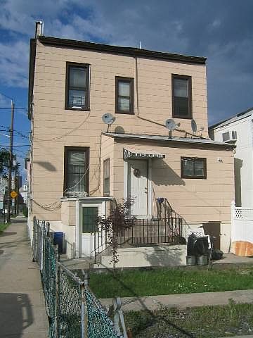2nd image of 115 Kamp Pl