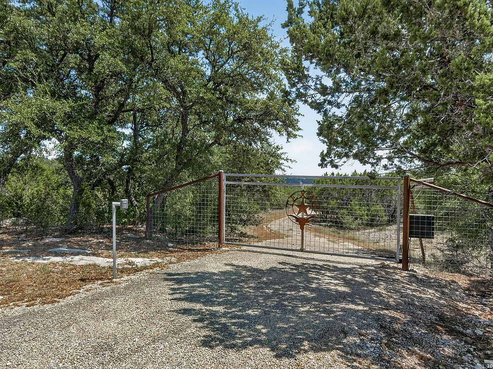 1st image of 109 ROLLING VIEW DR