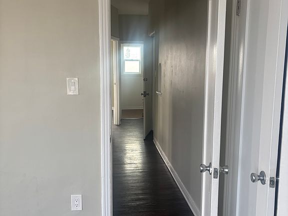 3rd image of 2536 S Palm Grove Ave