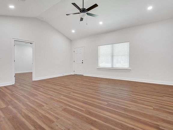 2nd image of 305 W Pope St