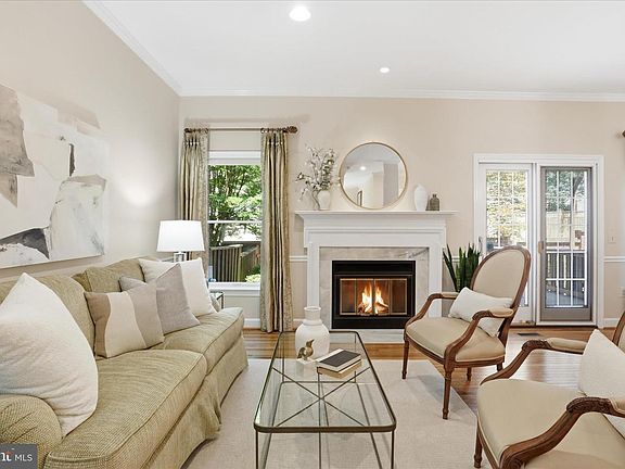 5th image of 1496 Hampton Hill Cir