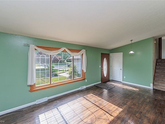 4th image of 18360 Walnut Dr