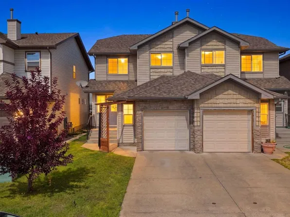 754 S Luxstone Gate SW, Airdrie, AB T4B 0H3