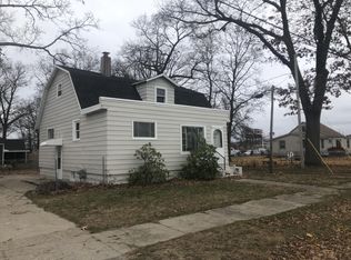 1077 Shonat St, Muskegon, MI 49442