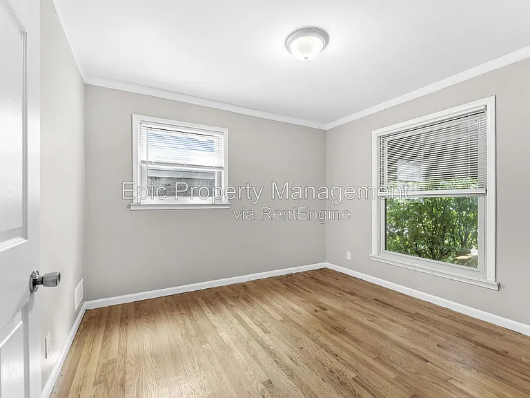 812 Riverbank St — Photo 11