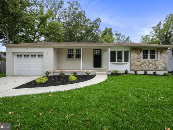 18 River Birch Rd, Turnersville, NJ 08012