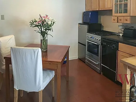 Rented by Wohlfarth & Associates Inc | media 8