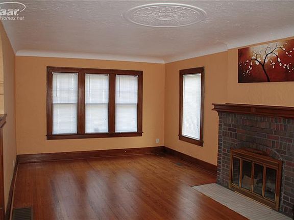 3rd image of 1543 Kearsley Park Blvd