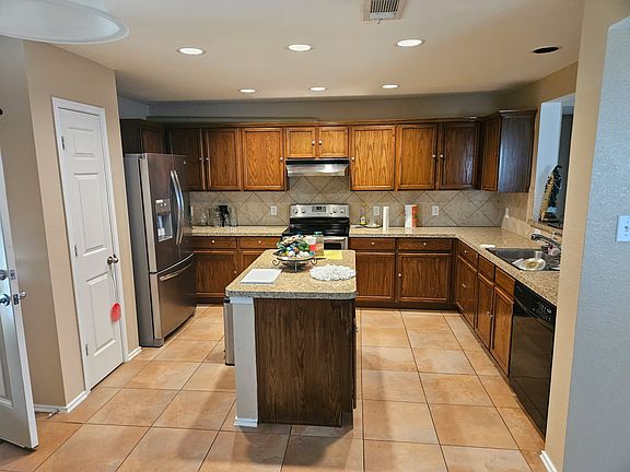 2nd image of 1513 Woodvista Ct