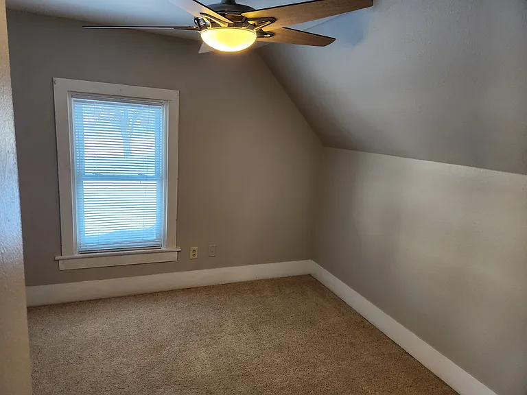 759 E Sumner St — Photo 22