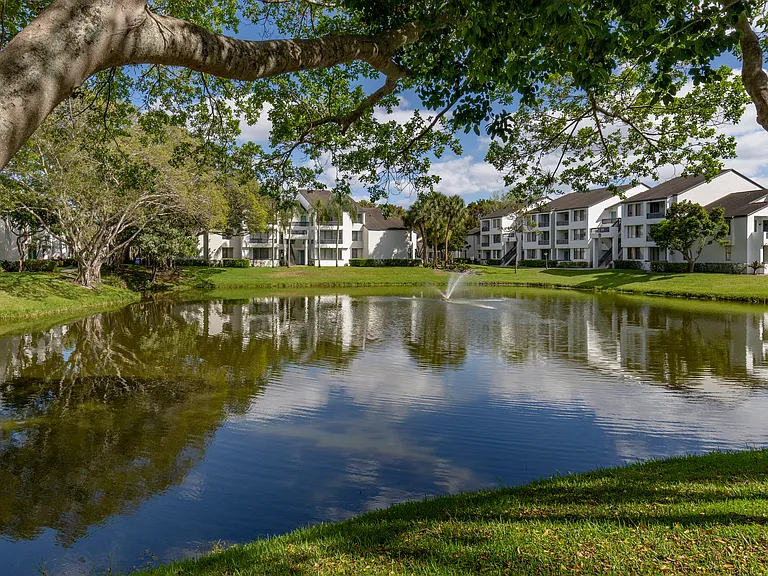Legacy at Coconut Creek — Photo 6