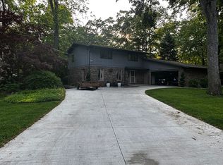 1080 River Forest Dr, Saginaw, MI 48638