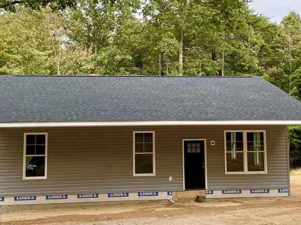 1200 Pin Oak Rd, Paw Paw, WV 25434