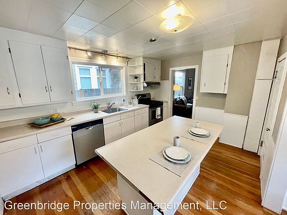 4th image of 2908 N Baldwin St