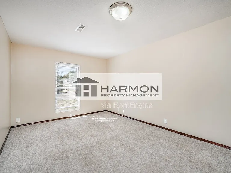 2138 S Fieldcrest Cir — Photo 5