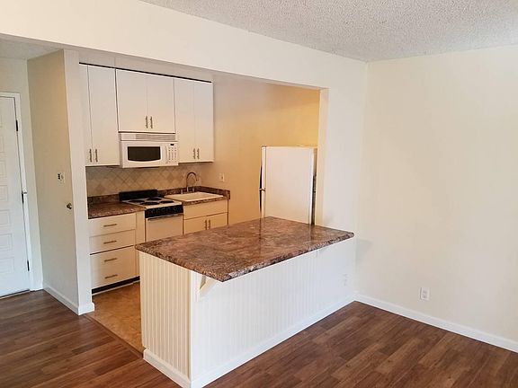 2nd image of 28661 Via Las Flores Rd #311
