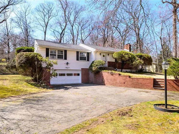 19 Twin Brook Drive, Stamford, CT 06907