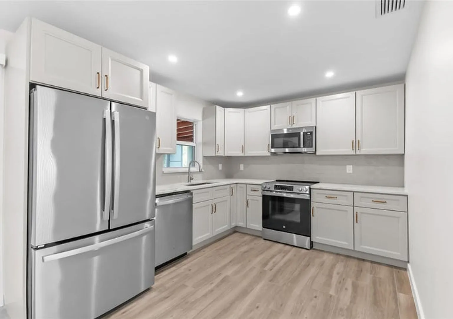 908 Lighthouse Drive, North Palm Beach, Fl 33408 - 4023 — Photo 2