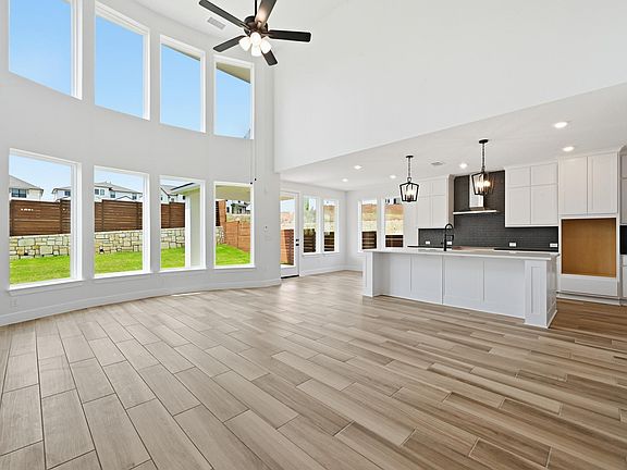 4th image of 17709 Chamoix Dr