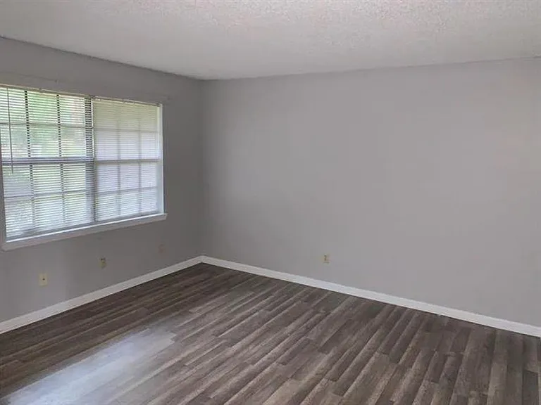 145 Horseshoe Dr — Photo 2