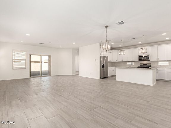5th image of 870 W Calle Lindo Clavel