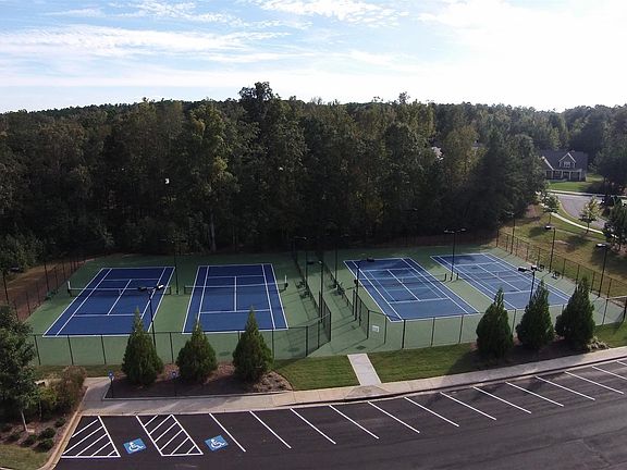 4th image of 410 Discovery Lake Dr