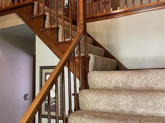4th image of 1247 Parkdale Rd