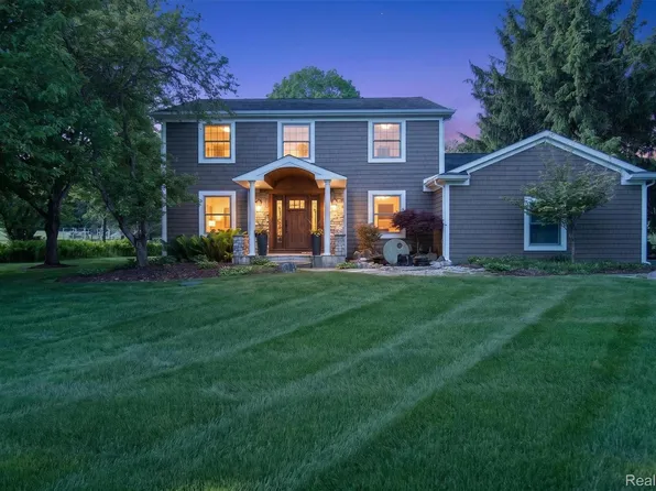 3861 Bradford Square Dr, Ann Arbor, MI 48103