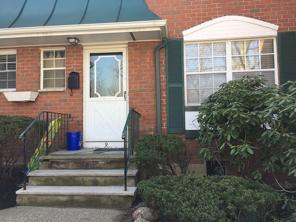 1st image of 9 Salem Ct