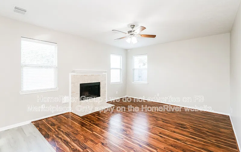 4 bed, 2.5 bath, 2406 sqft, $2,145 — Photo 3