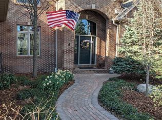 W5884 Sweet William Dr, Appleton, WI 54915