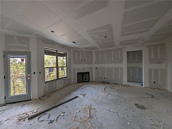 3rd image of 3 Whithorn Ln