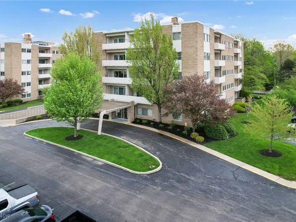 2089 Wooster Rd APT C37, Rocky River, OH 44116