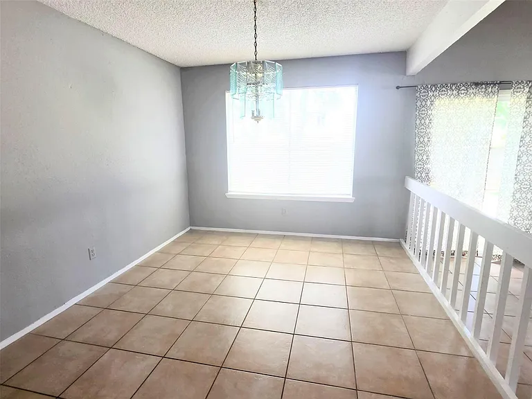 10526 Chapel Hill Dr — Photo 16