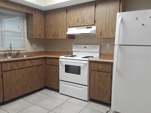 4th image of 3366 Camelot Dr