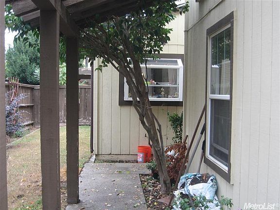 2nd image of 1011 Camphor St