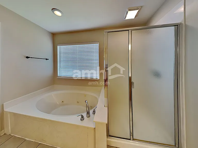 1009 Hickory Bark Ct — Photo 21