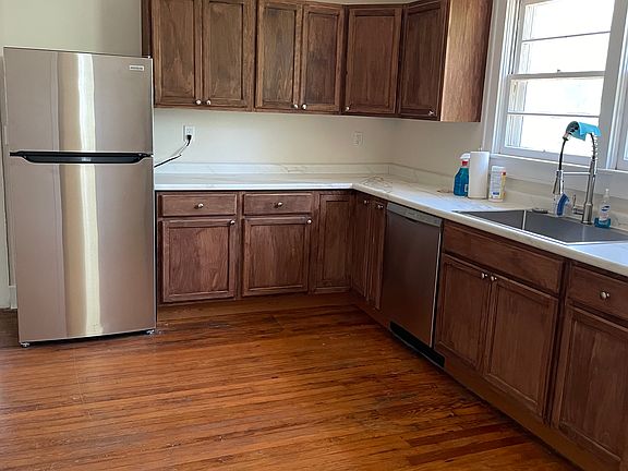 5th image of 298 Werts St