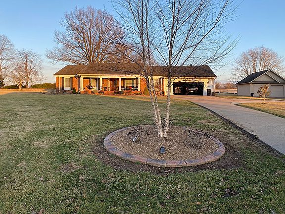 2nd image of 150 Green Meadows Dr