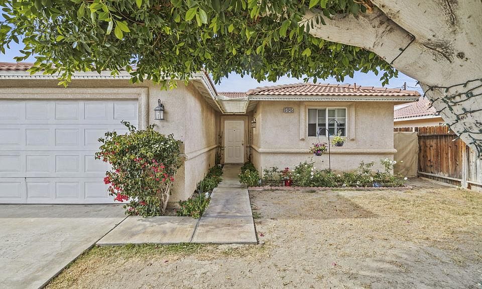 1st image of 51345 Avenida Velasco