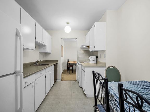 4th image of 8720 Lansdowne Rd #305