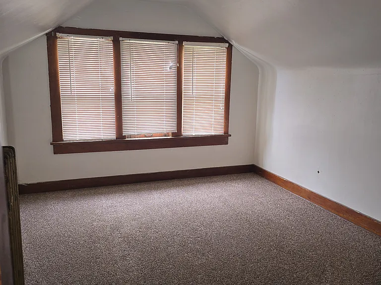616 E Harrison St — Photo 9