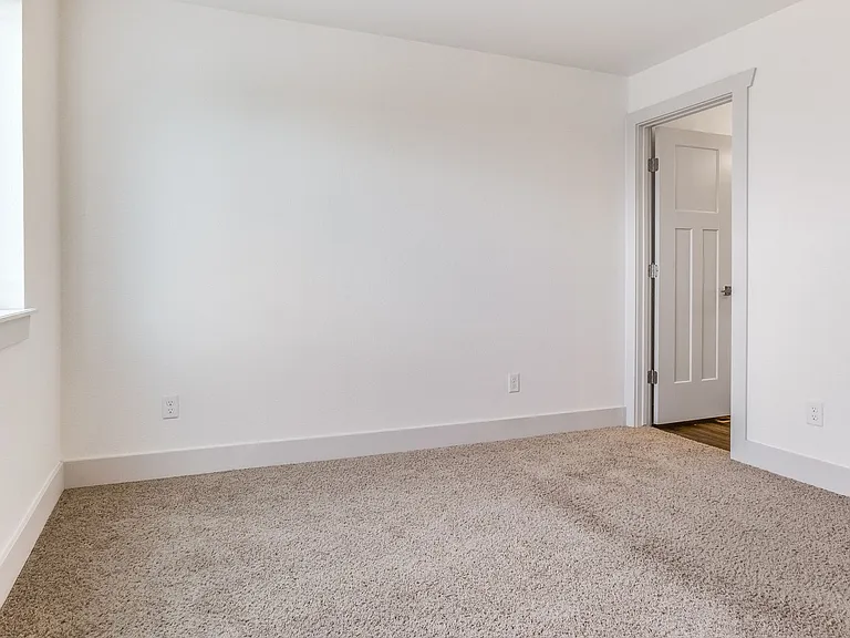 110 Parkview Ct — Photo 47