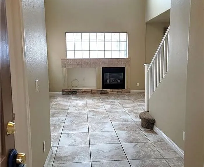 638 Solitude Point Ave — Photo 3