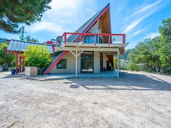 2nd image of 1010 Los Berros Rd